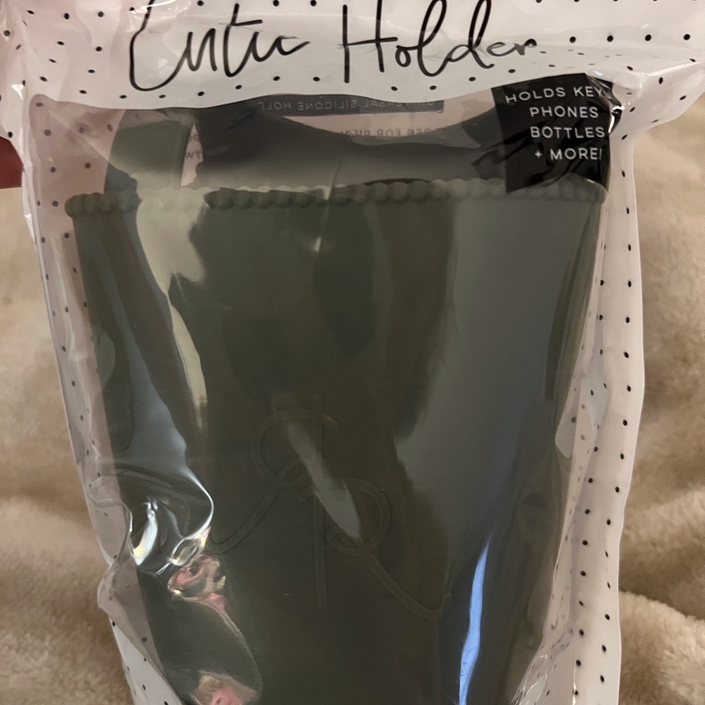 Ryan & Rose retired color “Olive” Cutie Holder BOGG New in package